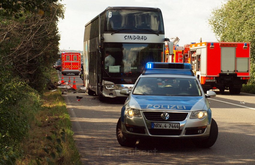 Schwerer VU Koeln Immendorf Kerkraderstr P009.JPG